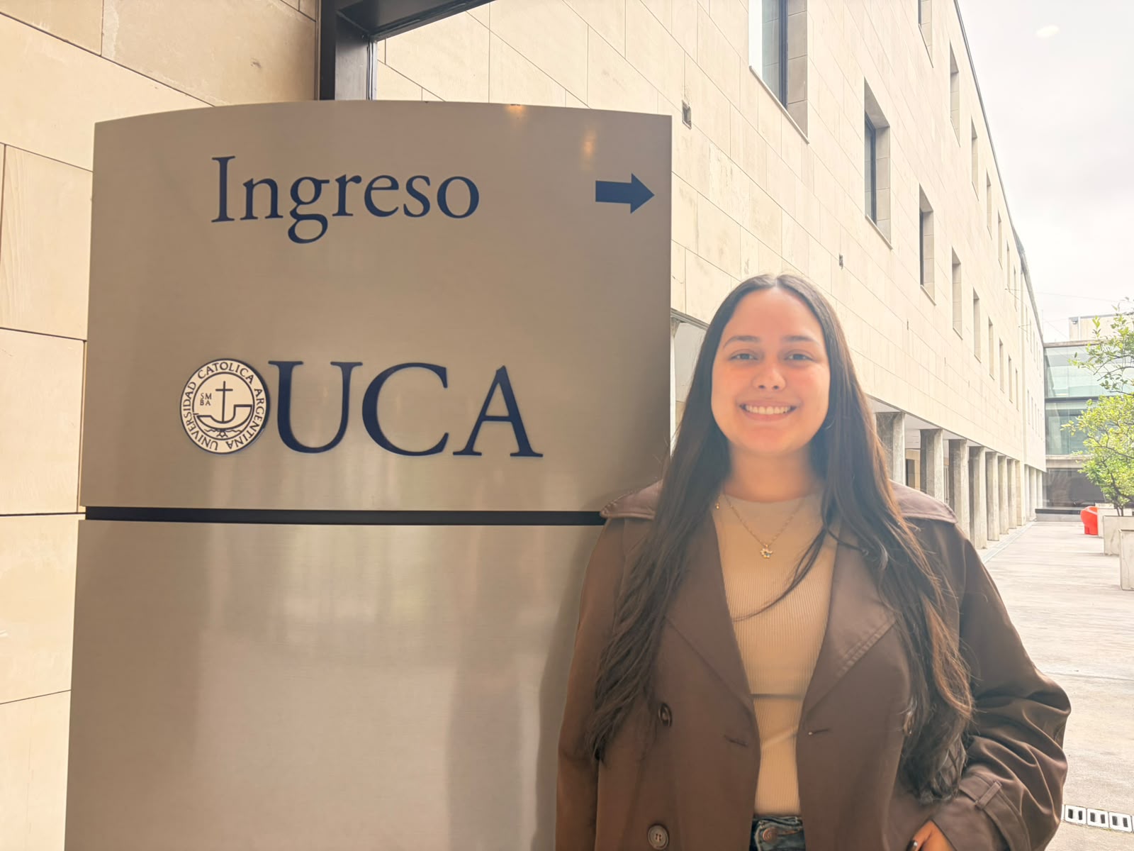 Daniela Gómez Monroy, contacto UCA